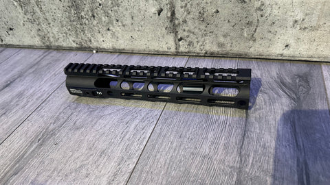 SECOND LIFE - Invictus M-LOK Advanced Series Handguard 10&